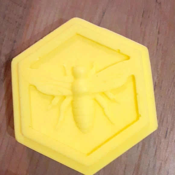 ⭐️SOLD⭐️Handcrafted Japanese Cherry Blossom Soap - Picture 4 of 6